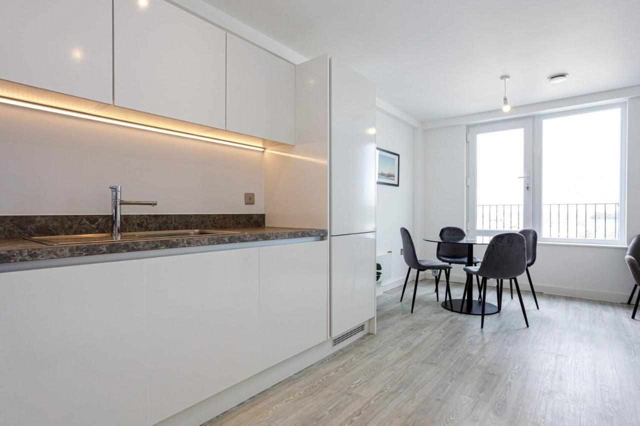Contemporary 2 Bedroom Duplex In Salford Manchester Exteriér fotografie
